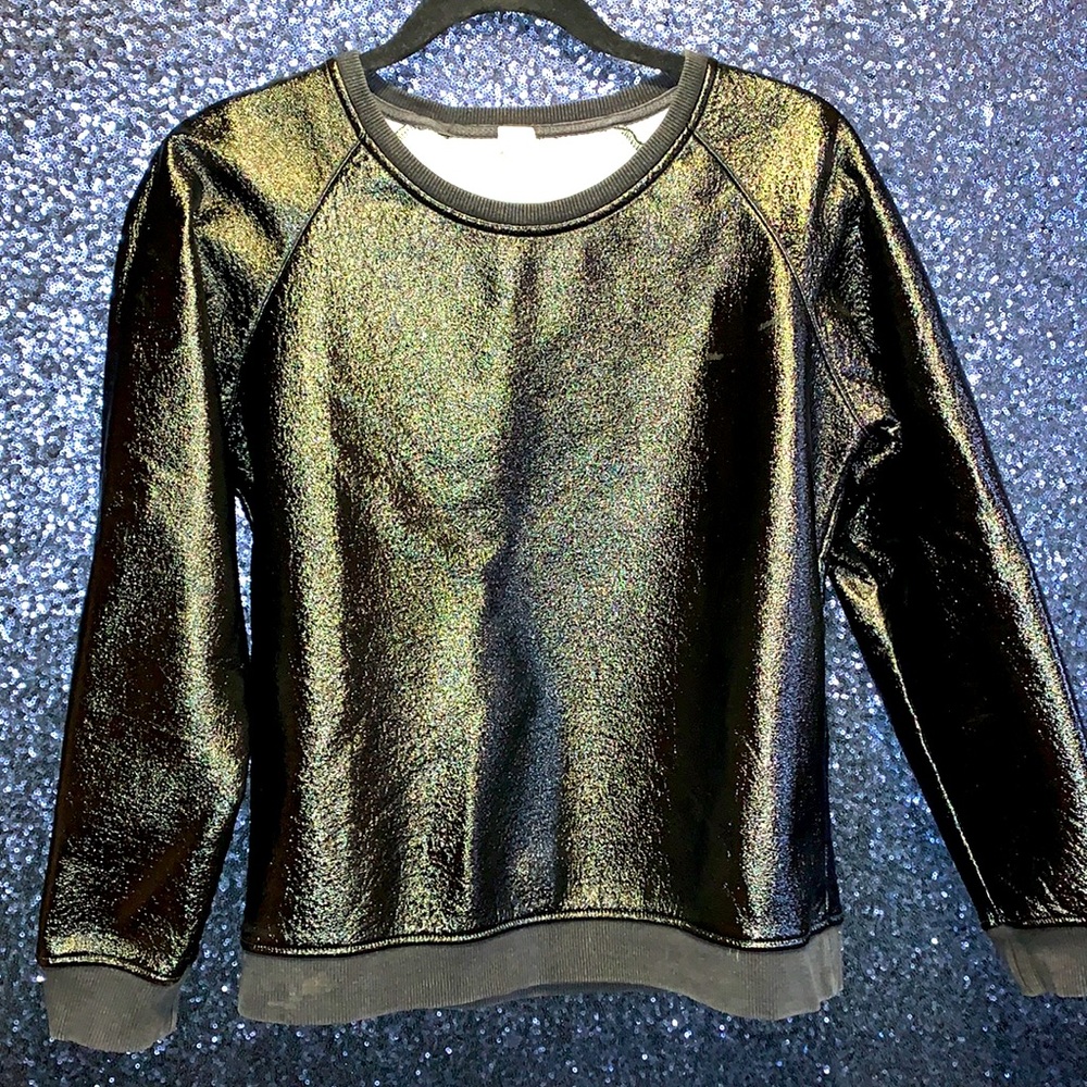 Crew neck wet look sweater